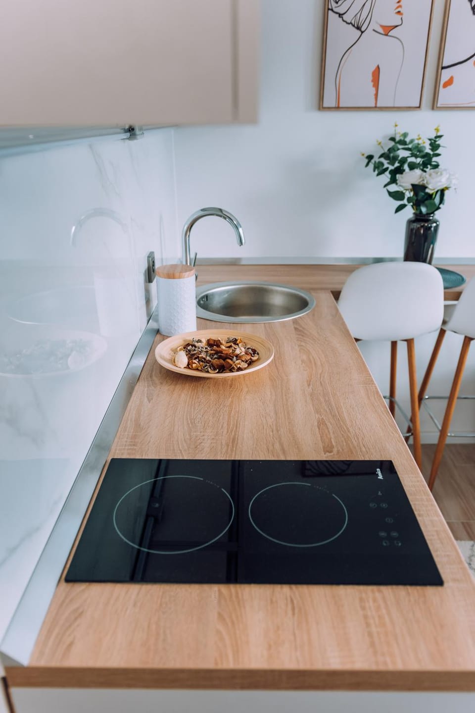 Kitchen or kitchenette, Dining area, dishwasher, stove, kitchen