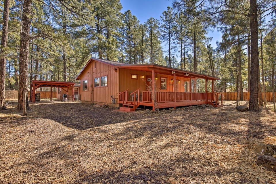Hot Tub Hideaway in Pinetop: Bring Your Pet! House in Pinetop-Lakeside