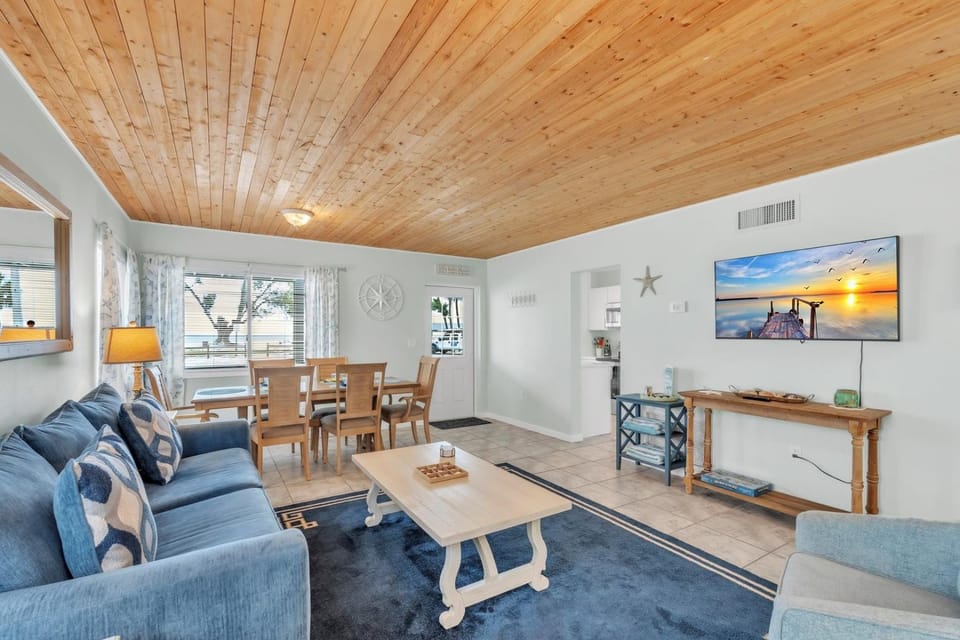 Coquina Cottage cottage Apartment in Anna Maria Island