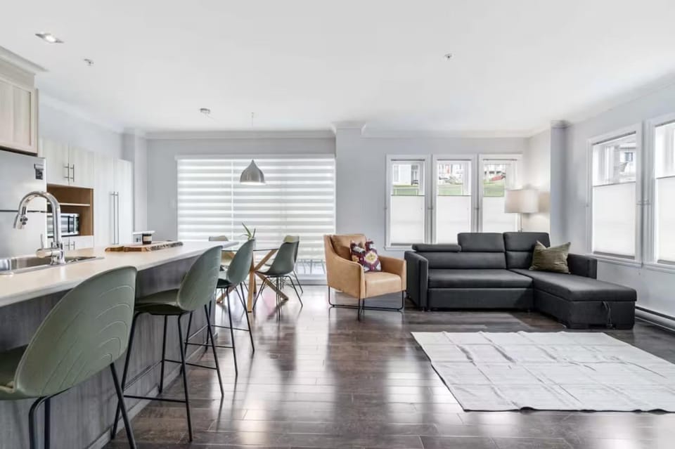 Kitchen or kitchenette, Living room, Dining area