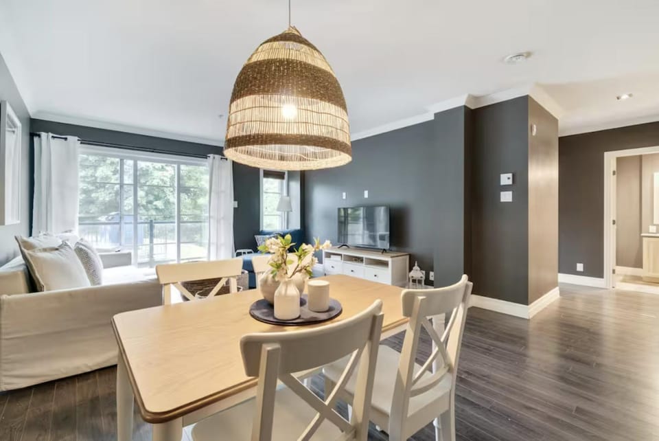 TV and multimedia, Living room, Dining area