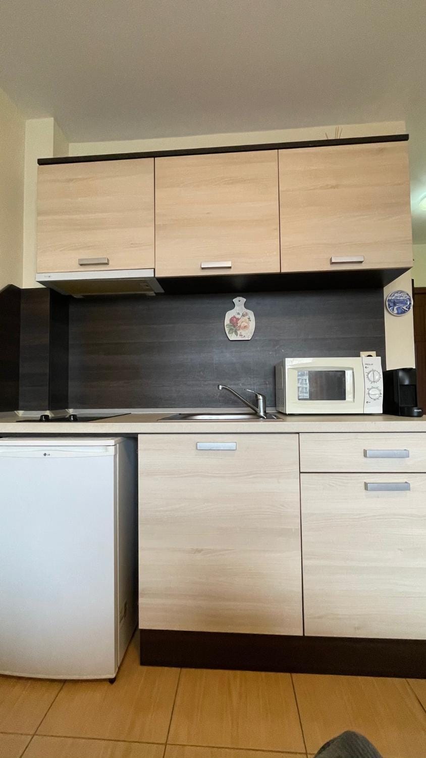 Kitchen or kitchenette, Communal kitchen
