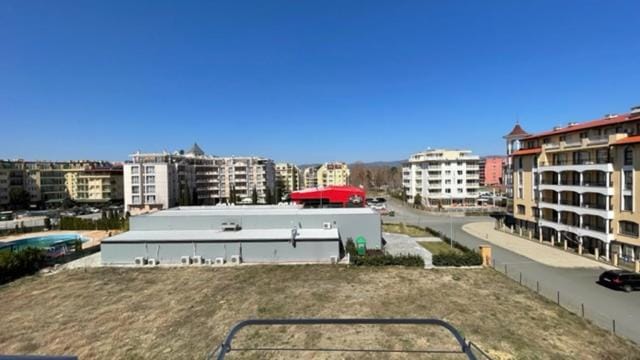 Neighbourhood, Balcony/Terrace