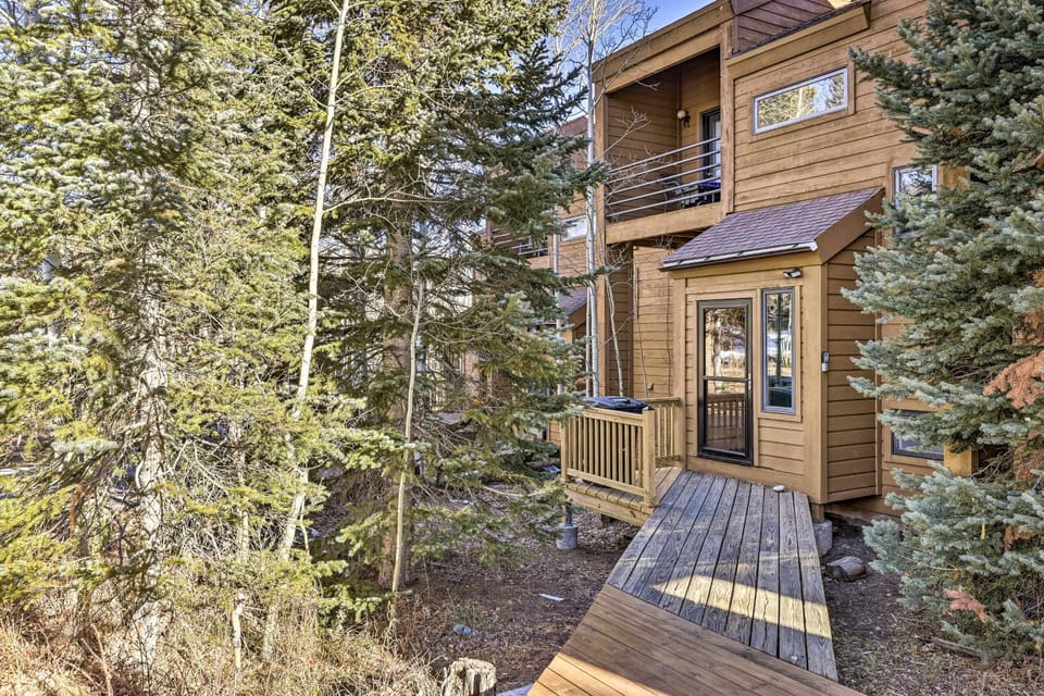 Hot Tub & Mtn Views: Silverthorne Escape! House in Wildernest