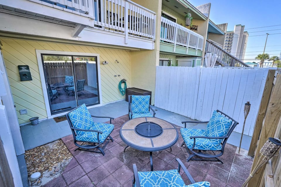 ‘The Sage’ PCB Family Getaway - Walk to Beach! House in Lower Grand Lagoon