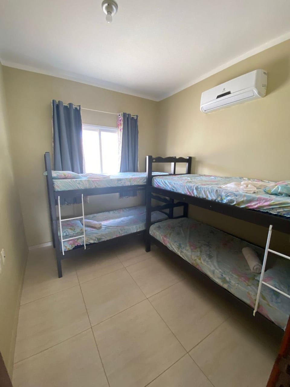 Bed, bunk bed, air conditioner