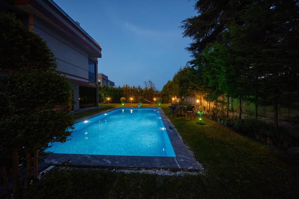 Night, Garden, Garden view, Pool view, Swimming pool