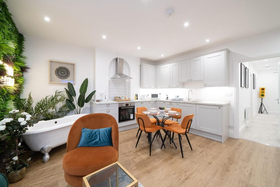 The House Of Selfies Apartment in Royal Tunbridge Wells