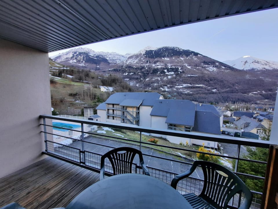 Balcony/Terrace, Mountain view