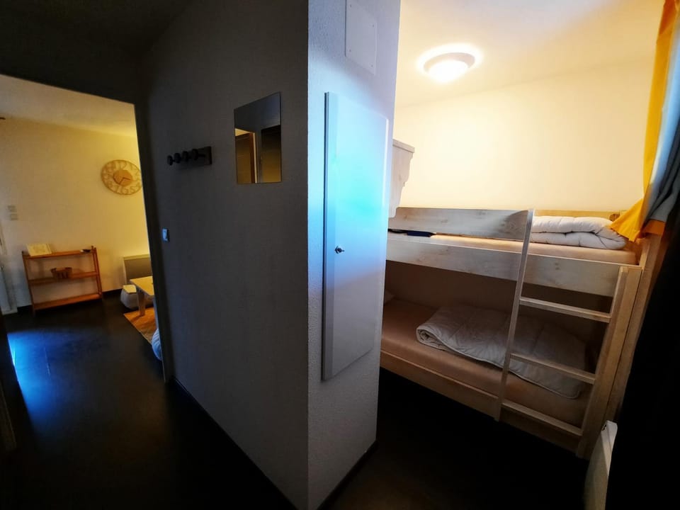 bunk bed