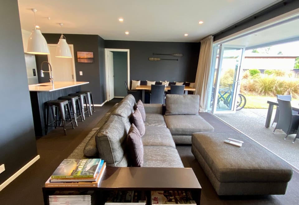 Mountain Vista Retreat - Apartment 2 House in Twizel