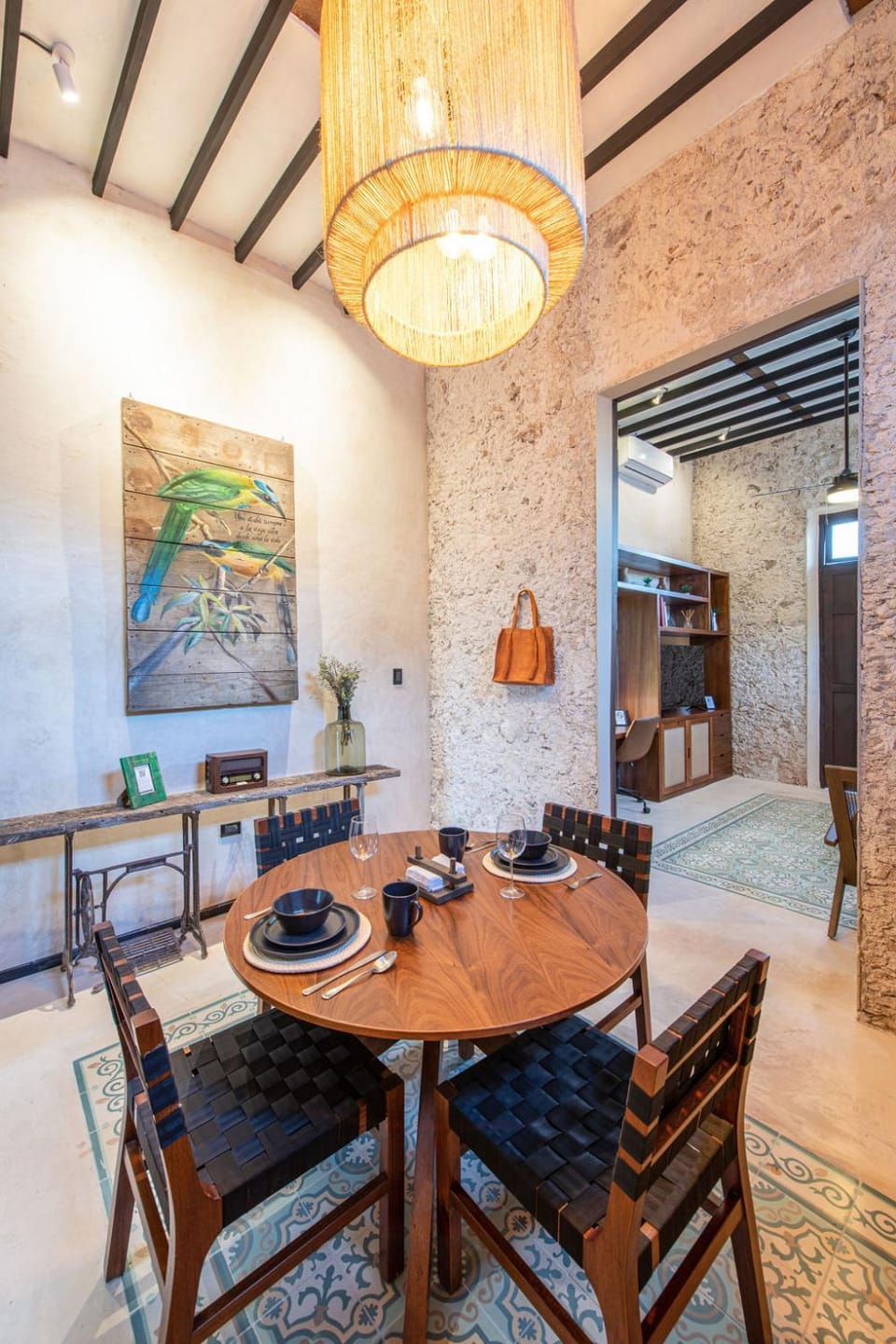 Seating area, Dining area