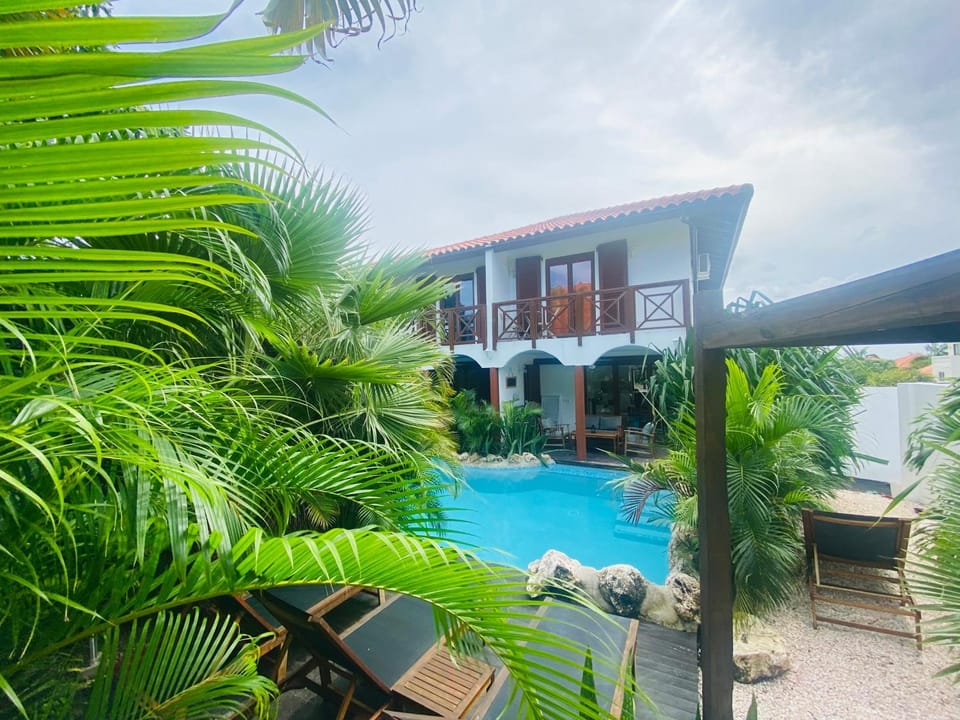 NEW HOUSE TROPIC PARADISE with Pool Apartment in Willemstad