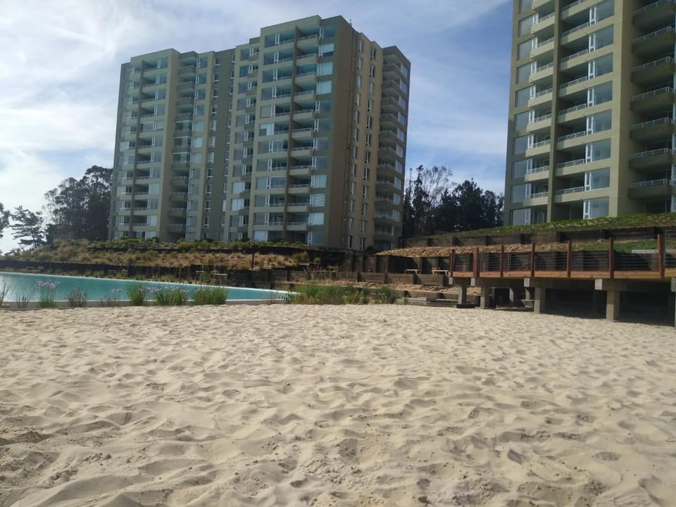Beach, Swimming pool