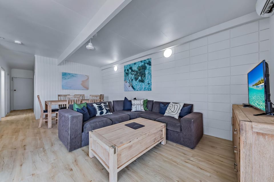 TV and multimedia, Seating area, Evening entertainment