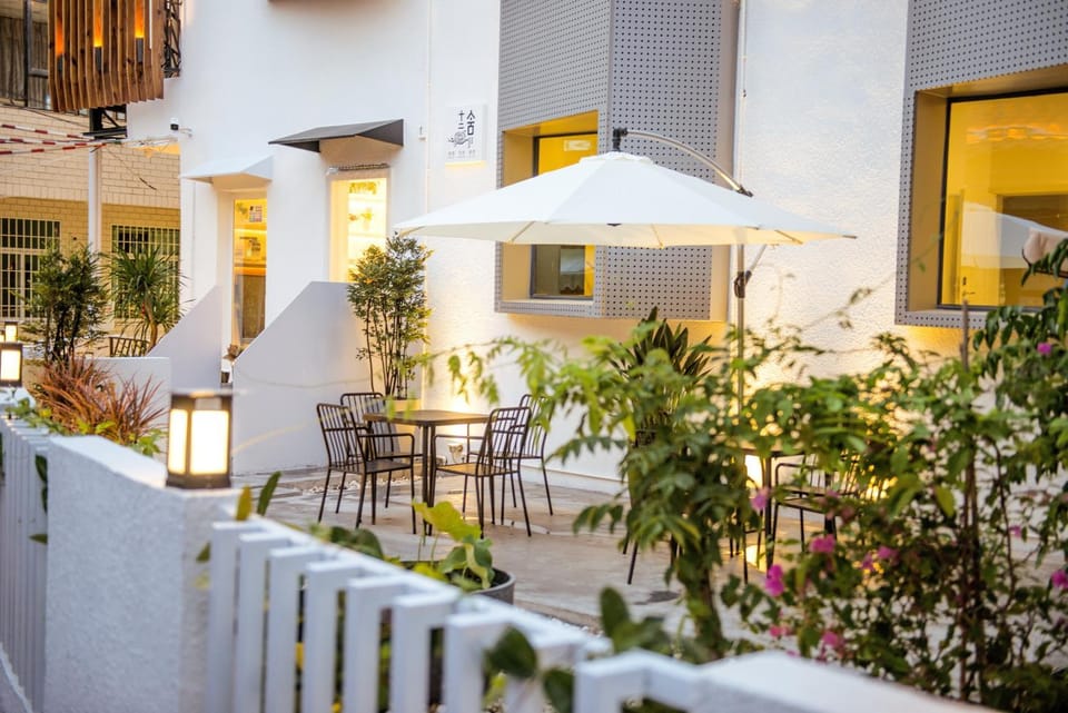 Garden, Lounge or bar