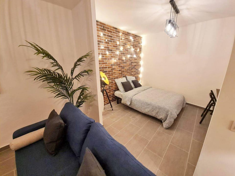 GregBnb - Centre Ancien - T2 style loft Apartment in Toulon
