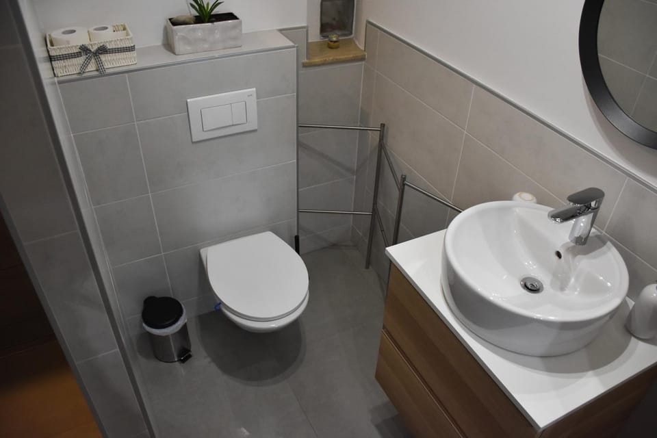 Toilet, Bathroom