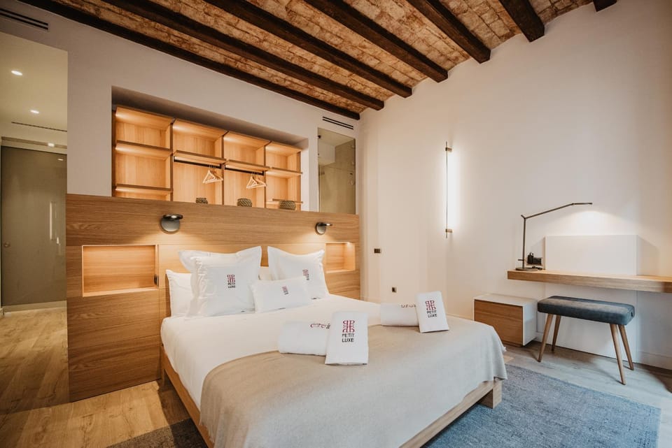 Petit Luxe St. Pere Apartment in Terrassa