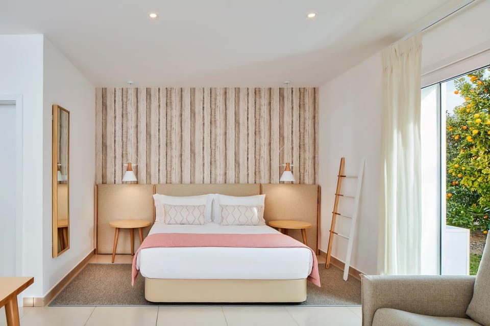 Patio, Bed, Kitchen or kitchenette, Bedroom, Family