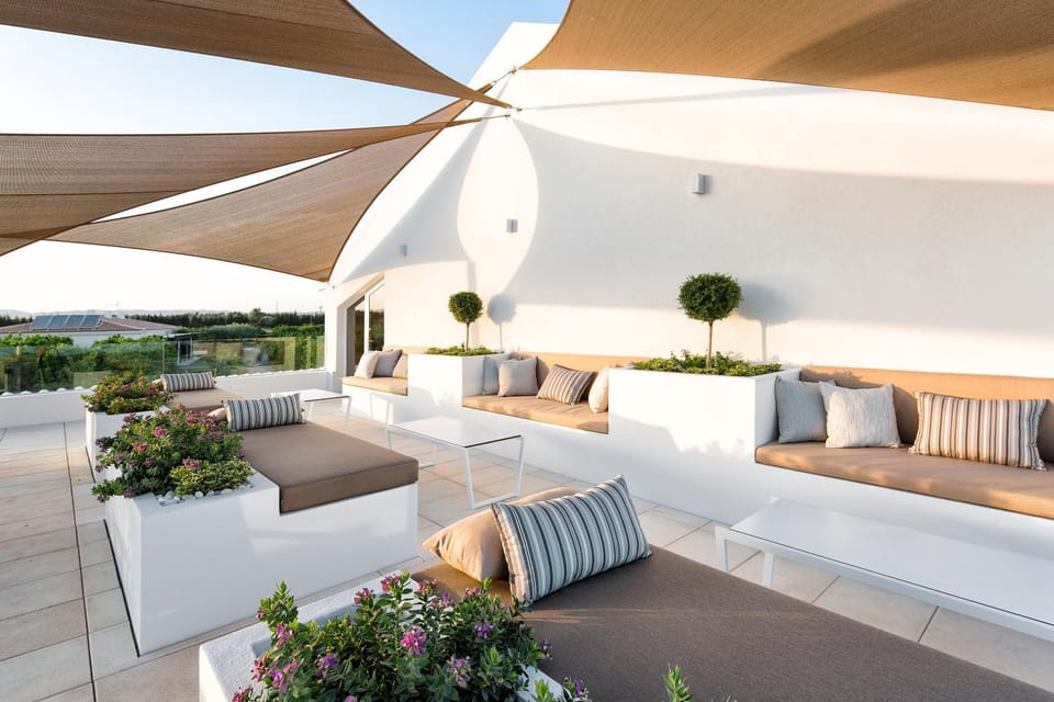 View (from property/room), Balcony/Terrace, Lounge or bar, Seating area, Food, Mountain view, Sea view, Drinks