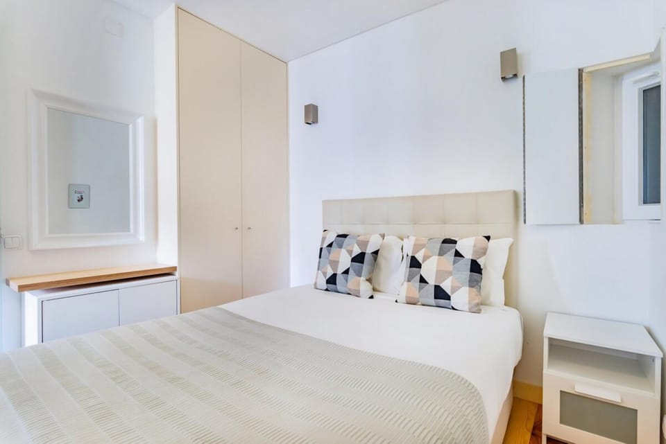 Romantic Alfama Getaway Apartment in Lisbon