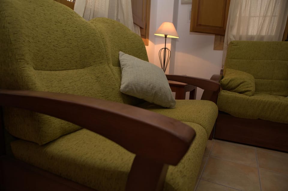 Communal lounge/ TV room, Internal: Not applicable to any particular room