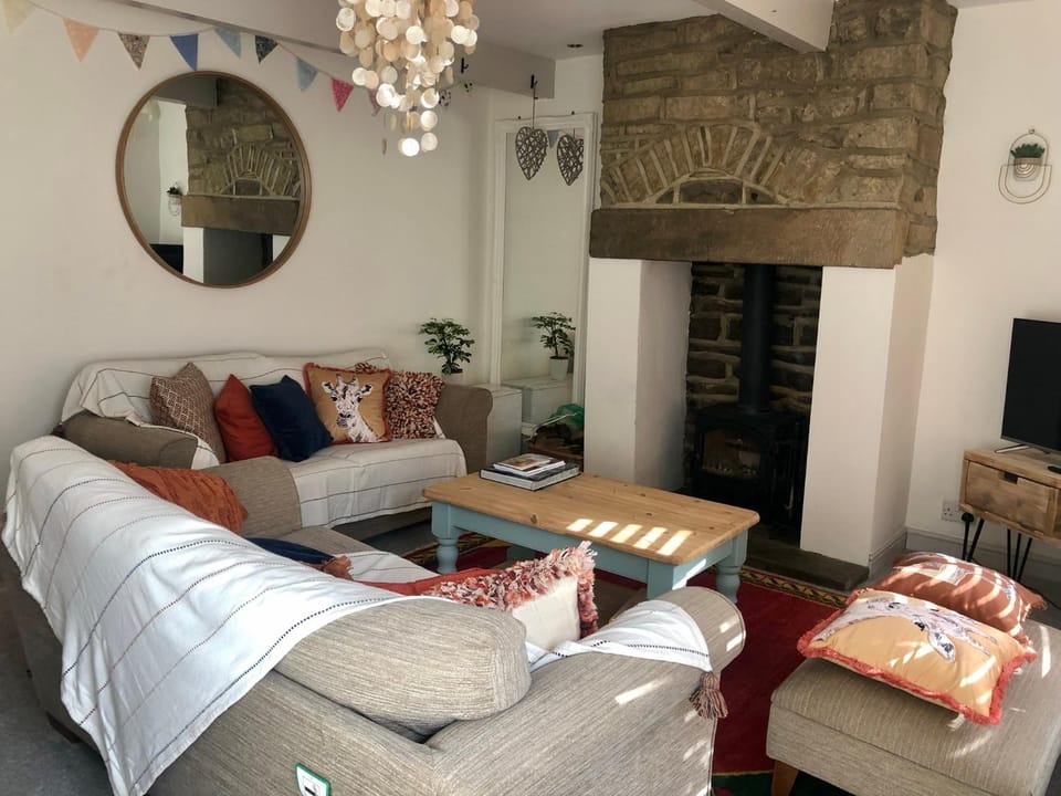 Wuthering Cottage - Central, Stylish, Cosy, Comfy House in England