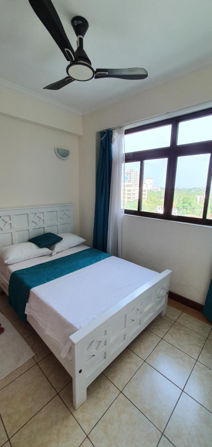 Bed, Photo of the whole room, Bedroom, fireplace