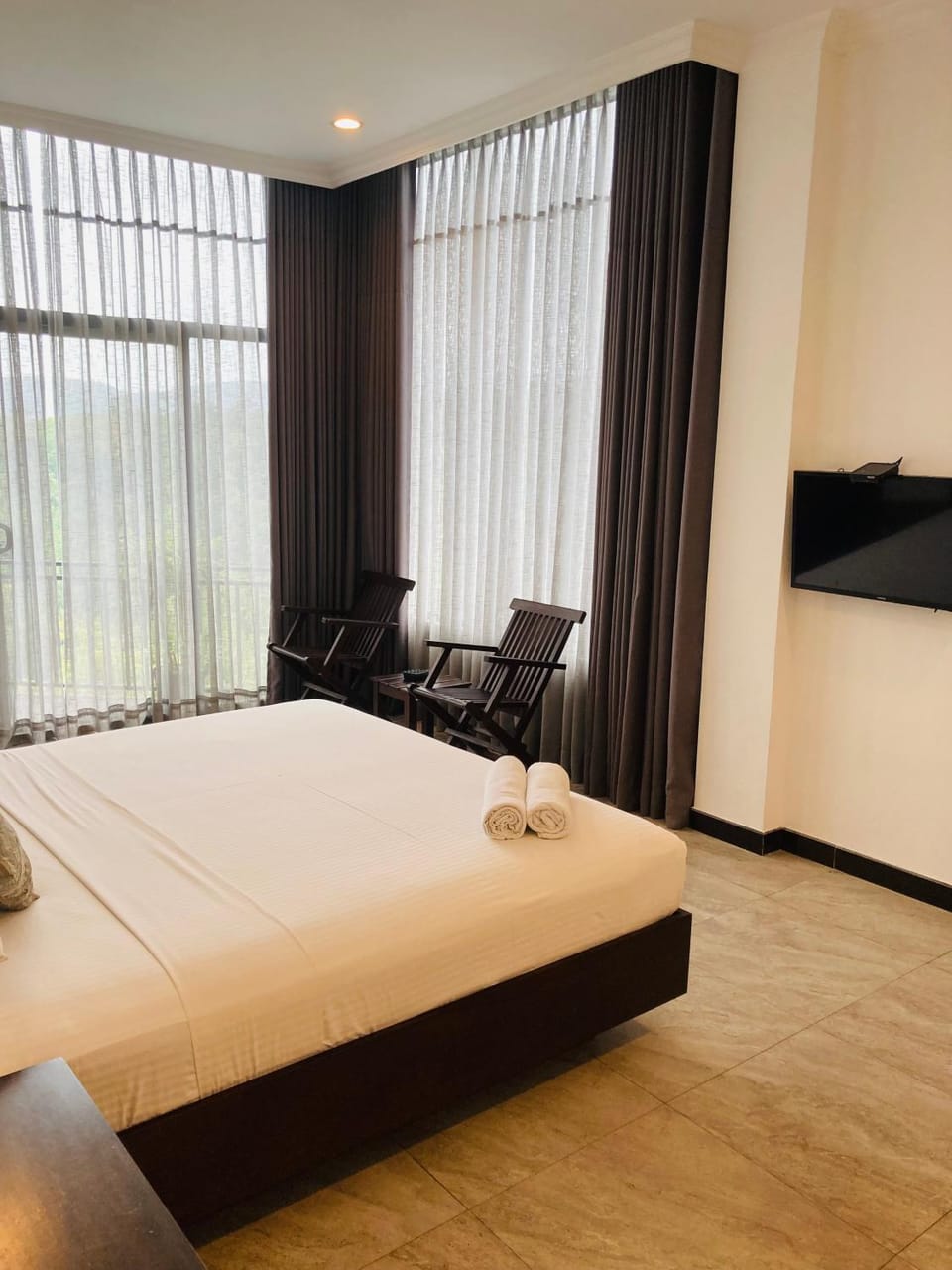 Bed, TV and multimedia, Living room, Photo of the whole room, Bedroom