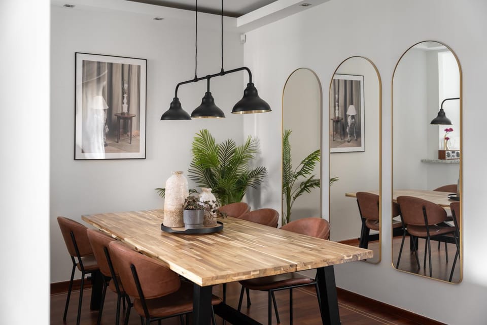 Living room, Seating area, Dining area