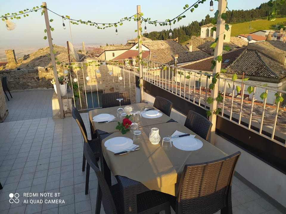 Restaurant/places to eat, View (from property/room), Balcony/Terrace, Dining area