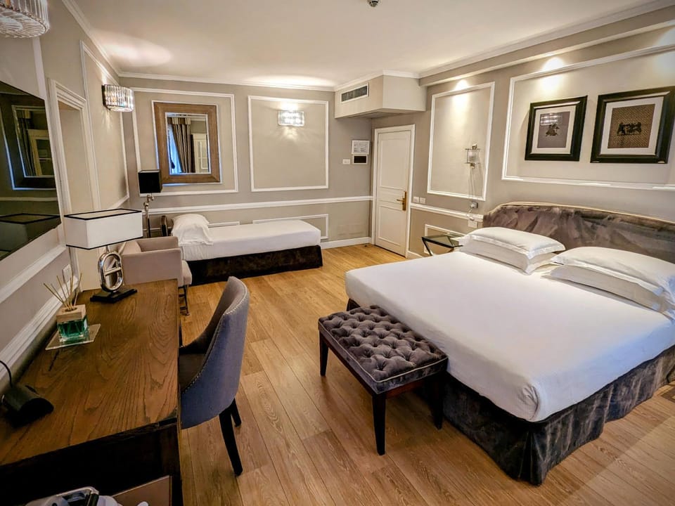Bed, Living room, Bedroom