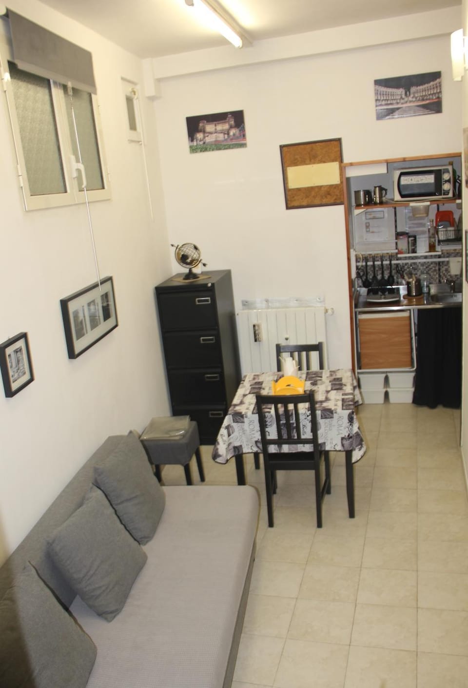 Kitchen or kitchenette, Living room
