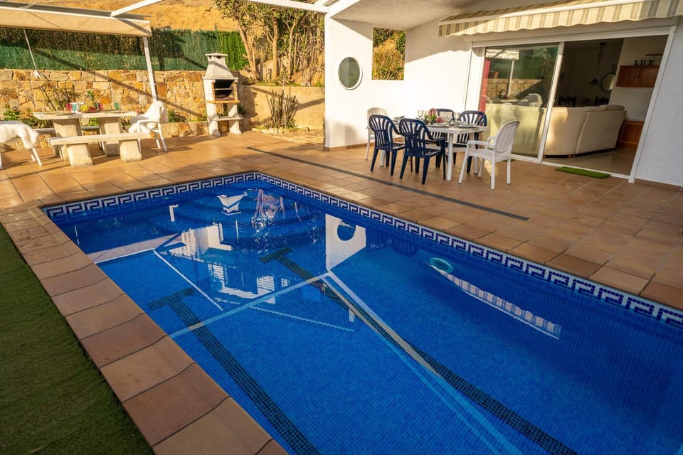BBQ facilities, Swimming pool, Swimming pool