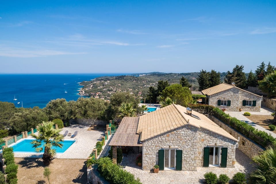 Neighbourhood, Pool view
