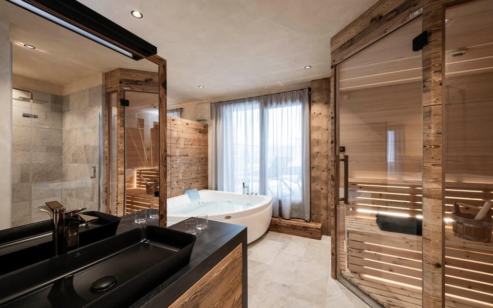Hot Tub, Sauna, Bathroom