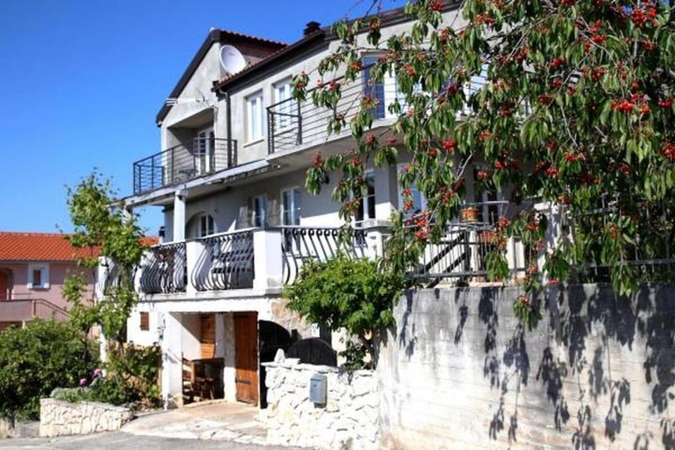 Property building, Facade/entrance, Off site