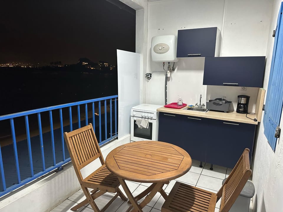 Balcony/Terrace, Kitchen or kitchenette, Sea view