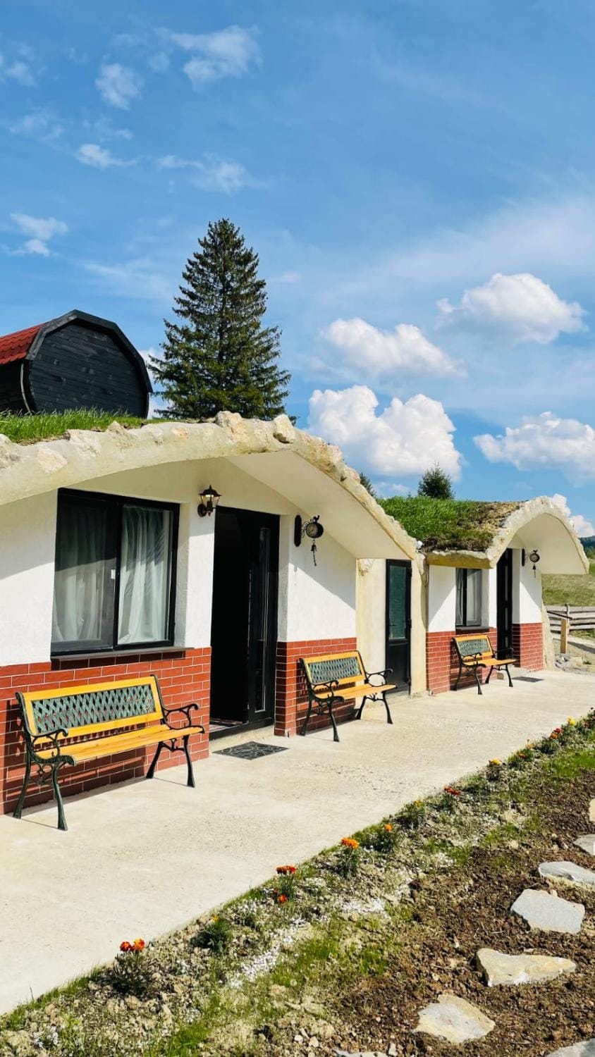 Casuțe Valea Tătarilor Bed and Breakfast in Romania