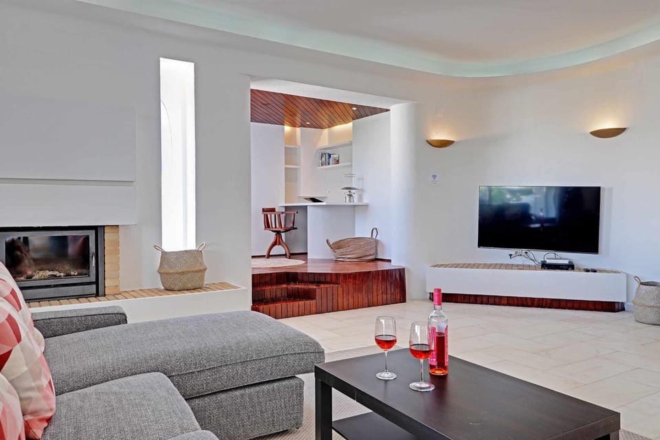 Living room, Photo of the whole room