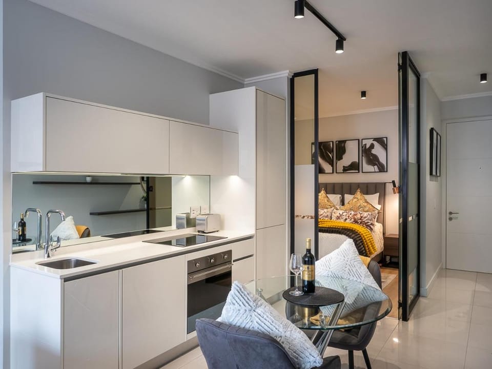 eKhaya at Ellipse Waterfall City Apartment in Sandton