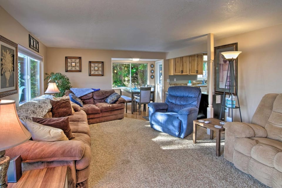 Waterfront North Bend Home: 9 Miles into Town House in Oregon