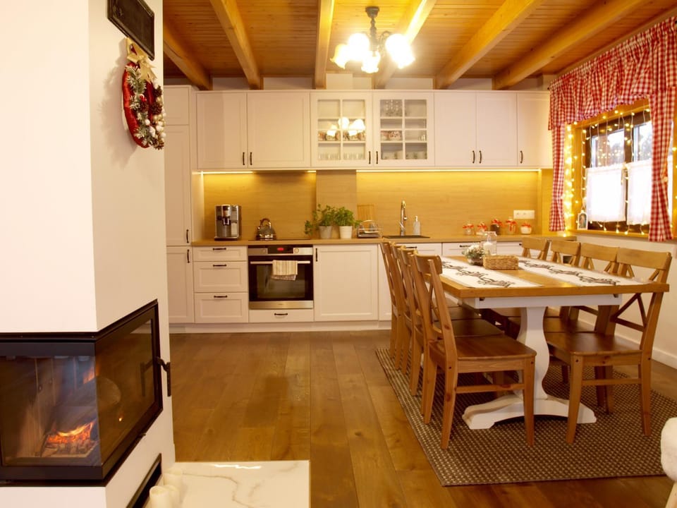 Kitchen or kitchenette, Dining area, Communal kitchen, Breakfast