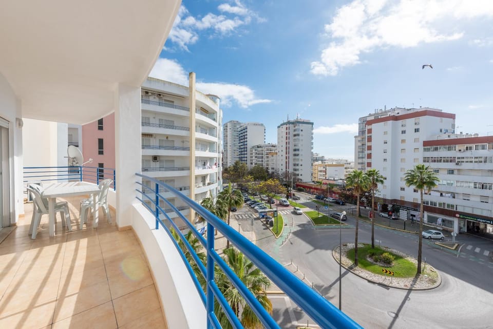Balcony/Terrace, City view, Street view