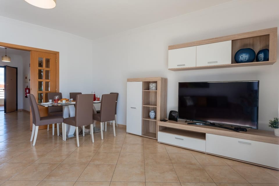 Communal lounge/ TV room, Dining area