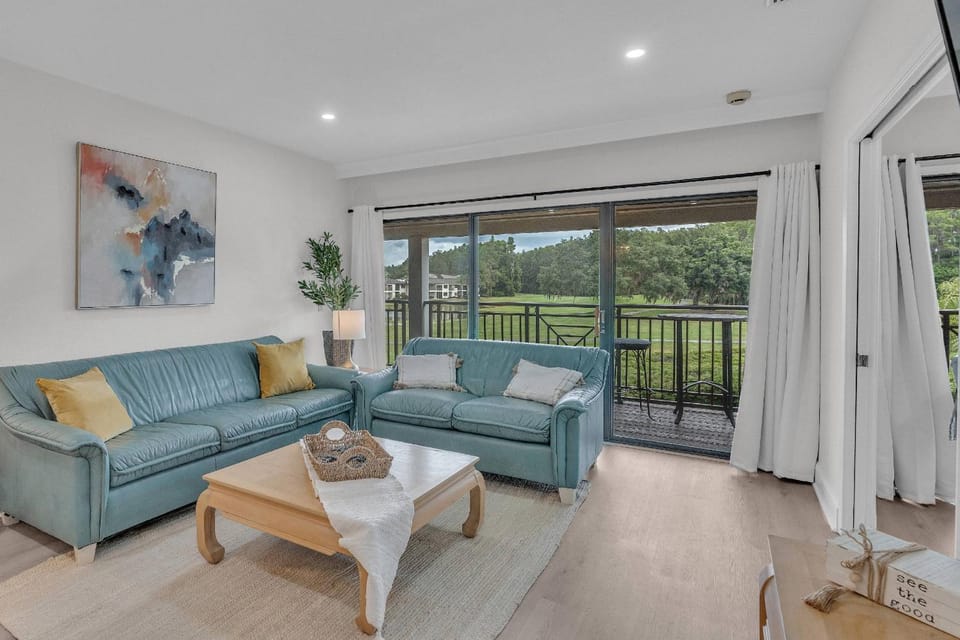 Fox Hunt II~Golf Course Views - 1018-1020 House in Wesley Chapel