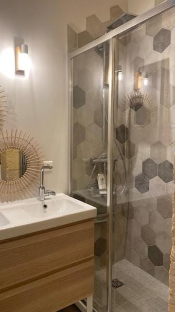 Shower, Bathroom