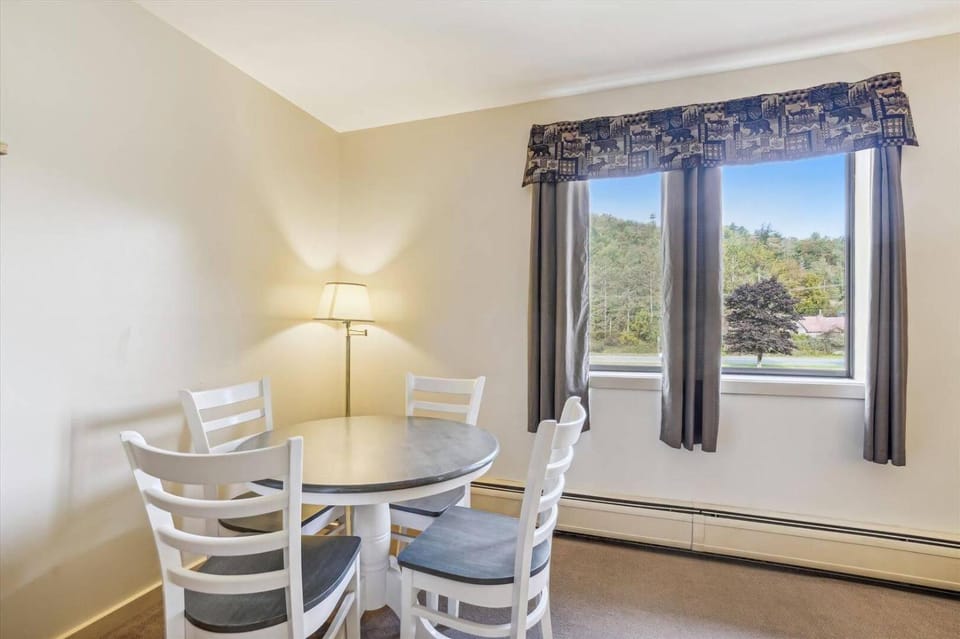 Cedarbrook Junior Suite 11921 Hotel in Killington