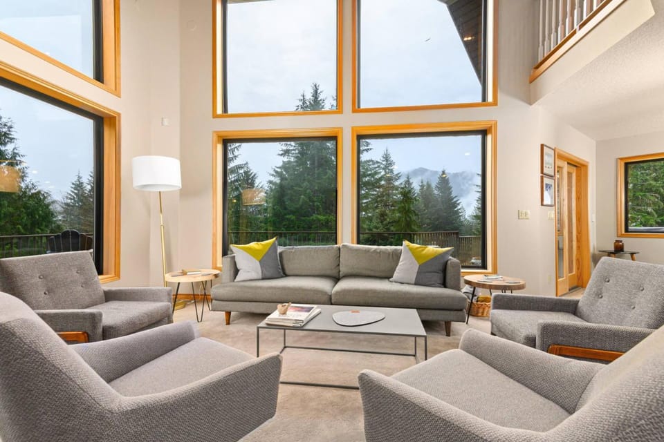 Mountain View Retreat House in Clackamas County